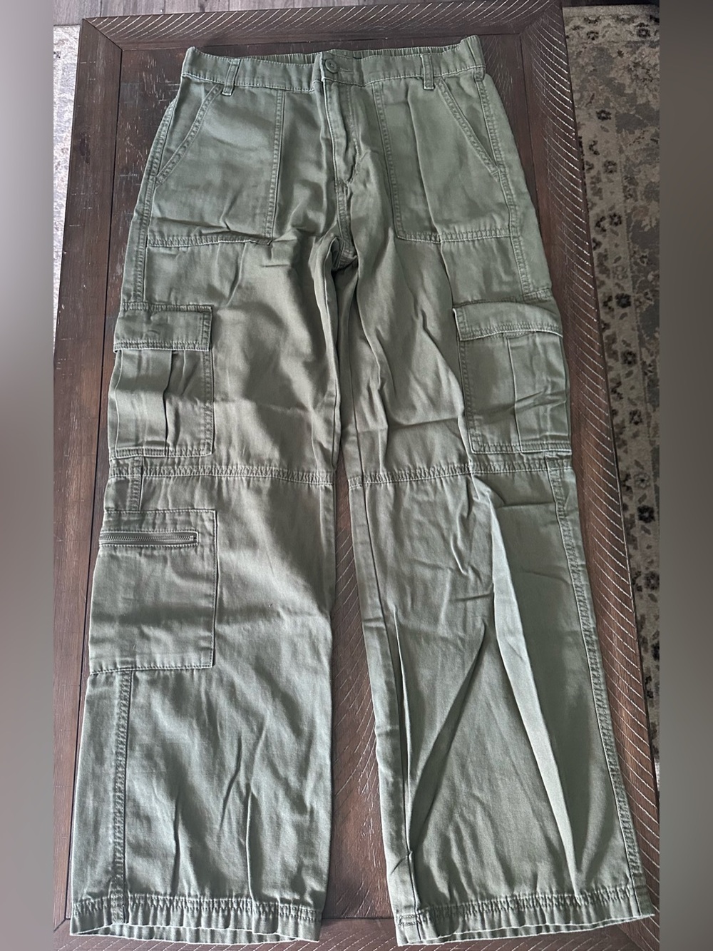 Aeropostale Women's Utility Cargo Pants in Olive Green
